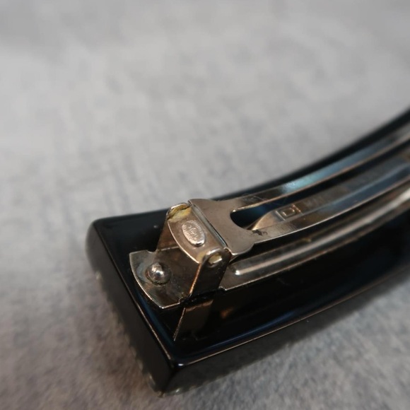 CHANEL HAIR CLIP - Picture 2 of 5